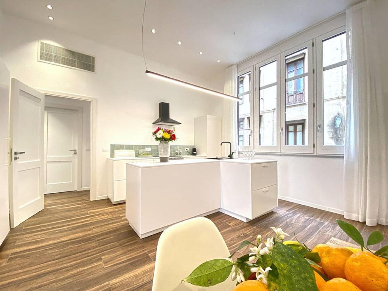 Solemar Sicilia - Palazzo Pirrotta Apartment Palermo Bagian luar foto
